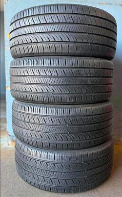 215 45 18 Hankook Con 80% de Vida Las 4