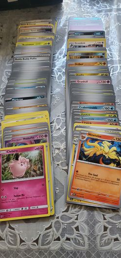200 pokemon trading cards  lot 10