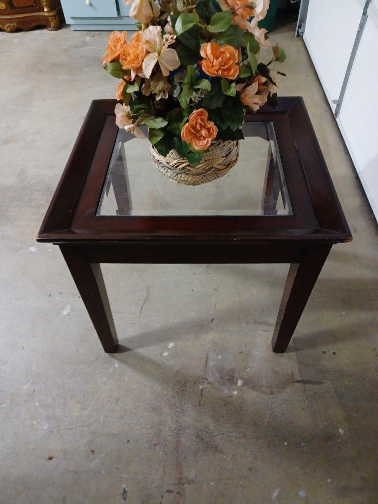 Glass Top Wooden End Table for Sale in Concord Farr, TN OfferUp