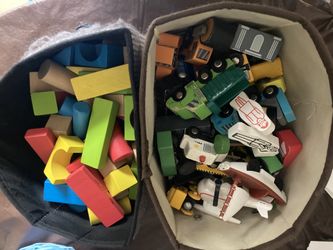 Melissa And Doug Blocks And Play Town Pieces