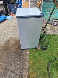 Mini fridge excellent condition