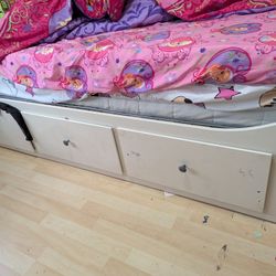 Day bed