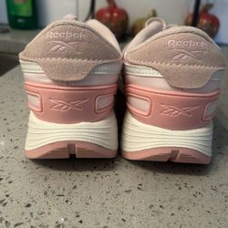Girls Reebok/ Size 3