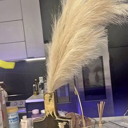 Super cute decor gold Pampas Grass