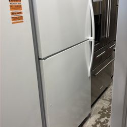 Whirlpool Top Freezer Refrigerator 