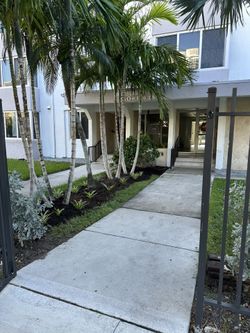 SUNNY ISLES BEACH Gorgeous Bright 2/2 Apt Close BEACH   Schools Supermarket 