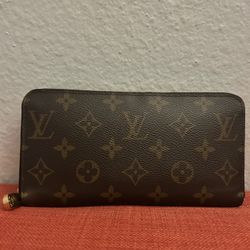 Louis Vuitton Zippy Wallet