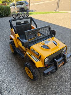 12V Kids Ride on Car - Excellent Condition
