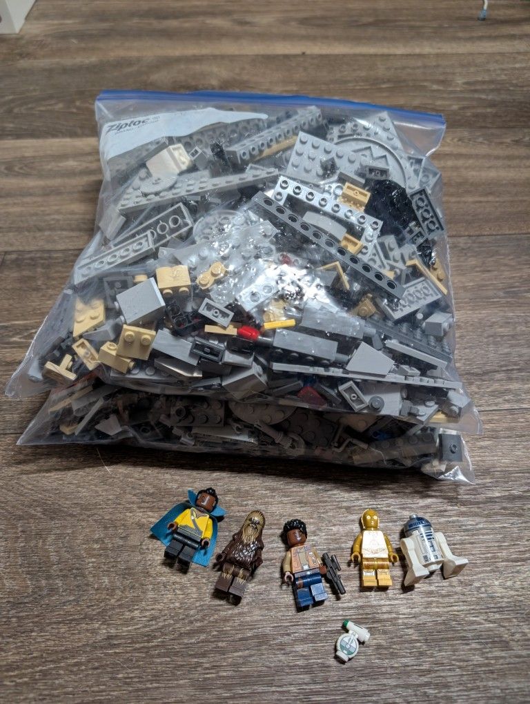 LEGO Millennium Falcon 75257 – Complete Set w/ Minifigs + Instructions