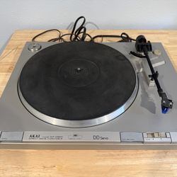 AKAI AP-D210 Turntable