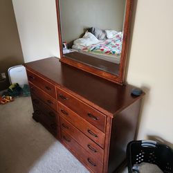 Vainty Chest Of Drawers With MIRROR