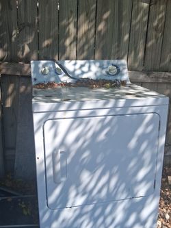 White Electric Dryer with plug