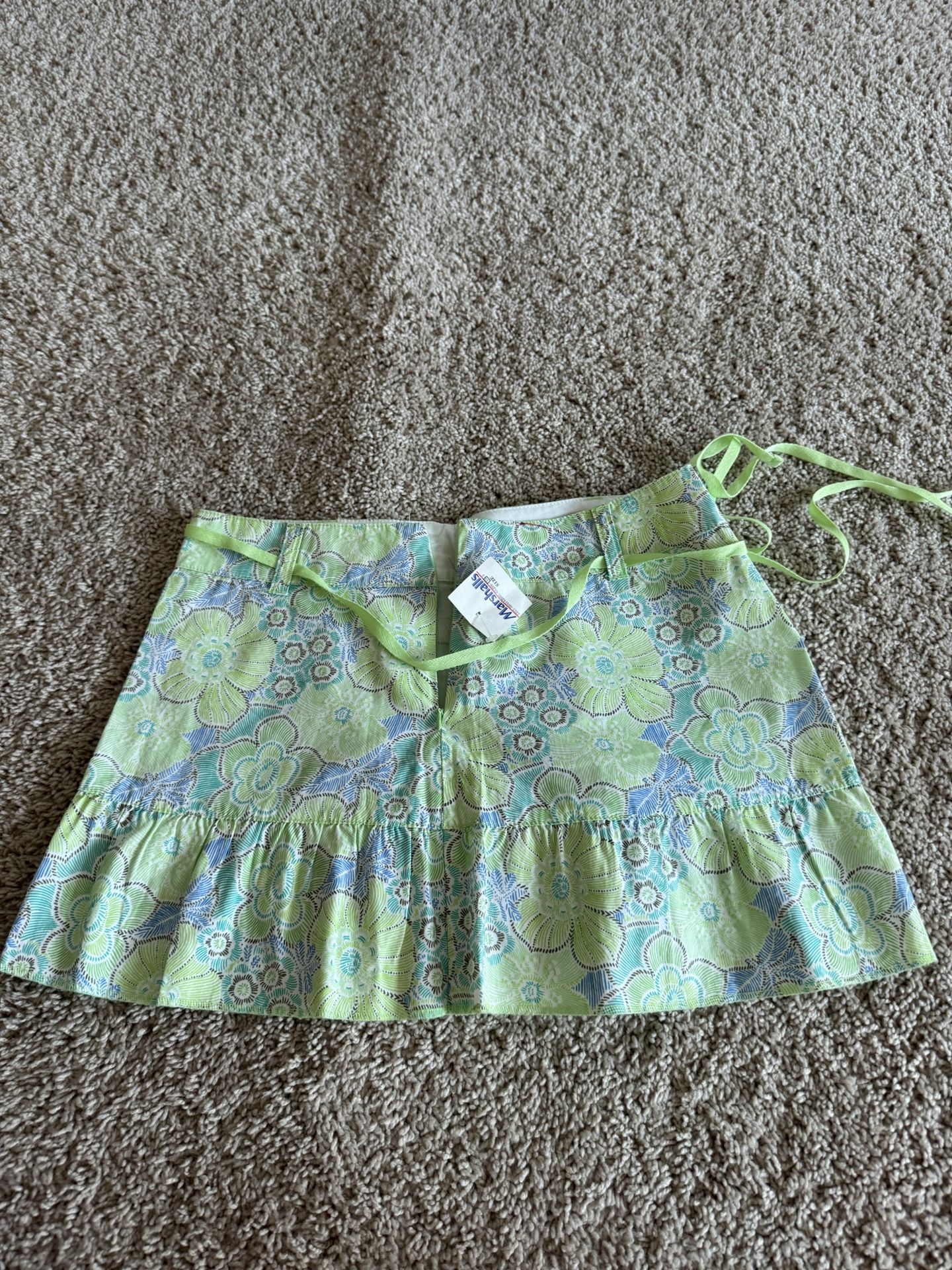 Green Floral Mini Skirt – Size 5 – NWT