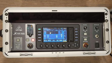 Behringer X32 Rack Digital Mixer + X-Live Card + Gator Case