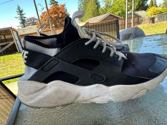 Nike Air Huarache Women’s 9 Men’s 7.5