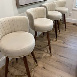 Swivel Kitchen counter chairs -new condition $300
