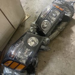 Black Nissan Armada/ Titán  Headlights 