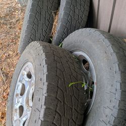 Set Of Four 265/70/17 Wheels And Tires 