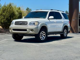 2004 Toyota Sequoia SR5