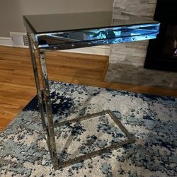 C-table Mirrored Side Table 
