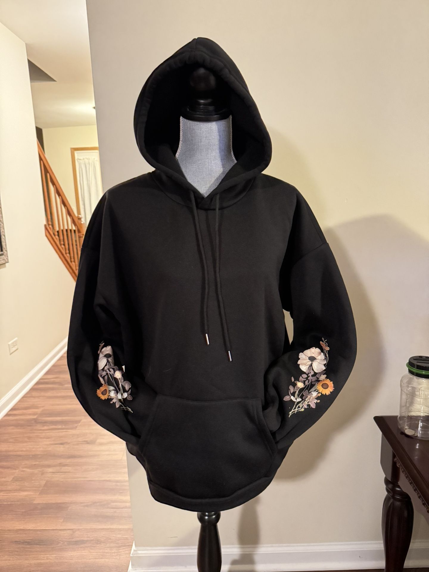 Black With Flowers Ladies Hoodie Size Xl New Without Tags