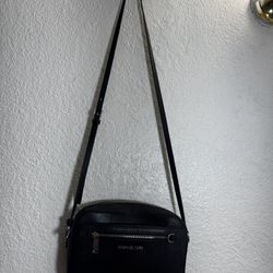 MICHEAL KORS , SMALL , SIMPLE, QUALITY BAG