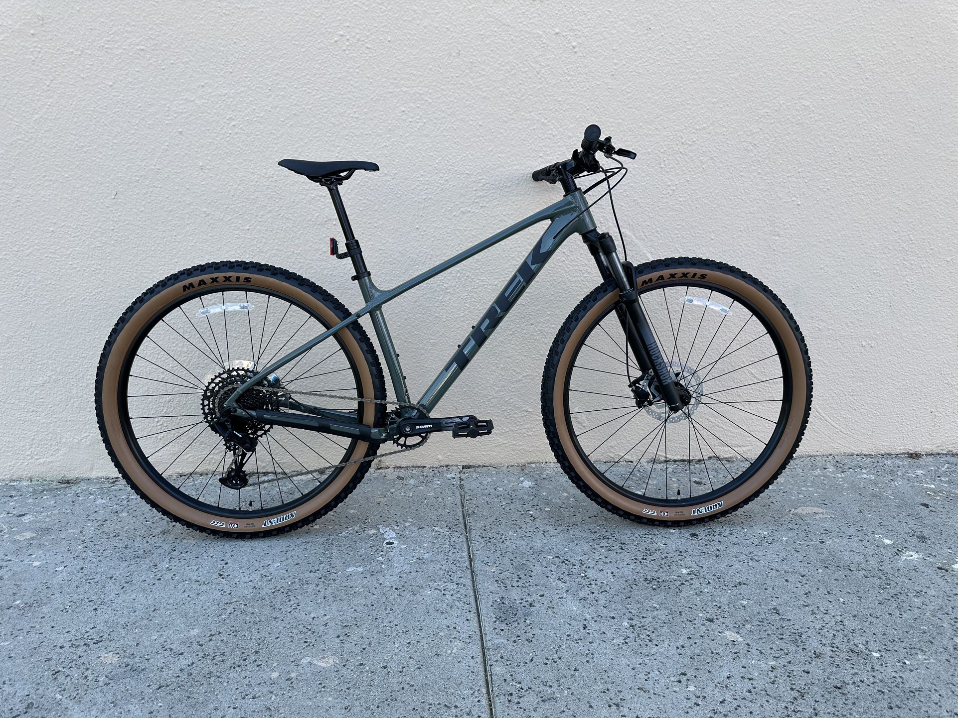 Brand New 2025 Trek Marlin 7 Gen 3 Mountain Bike.