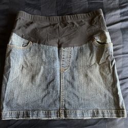 Maternity Skirt Medium 
