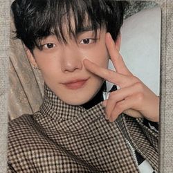 TOMORROW X TOGETHER (TXT) White Back Photo Card Non-Sport Trading Card