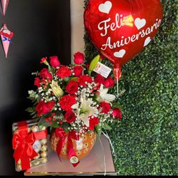 Ollita De Barro Flower Arrangement 