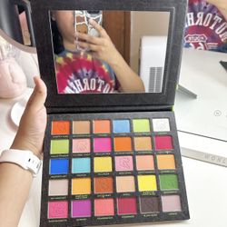 Makeup Revolution X The Simpsons Tree House Of Horror Pallet 