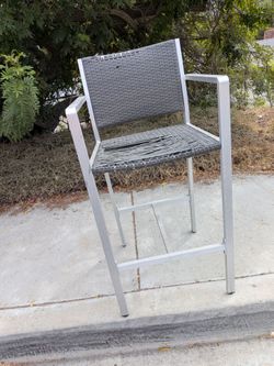 Free chair/barstool