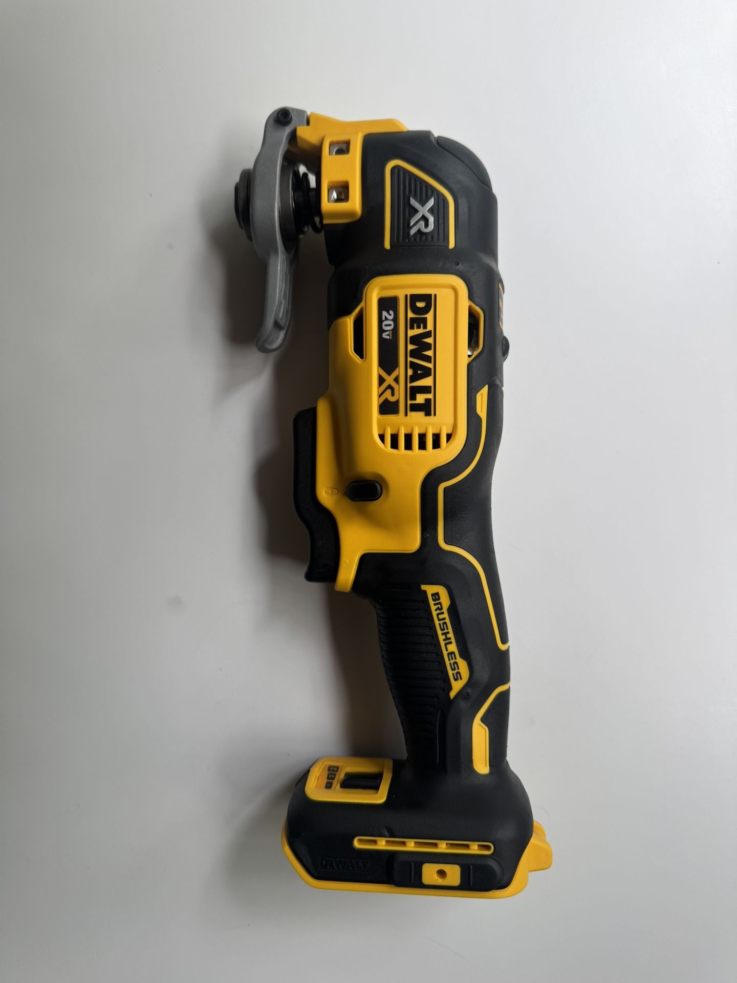DEWALT 20V MAX XR Cordless Brushless 3-Speed Oscillating Multi Tool (Tool Only)