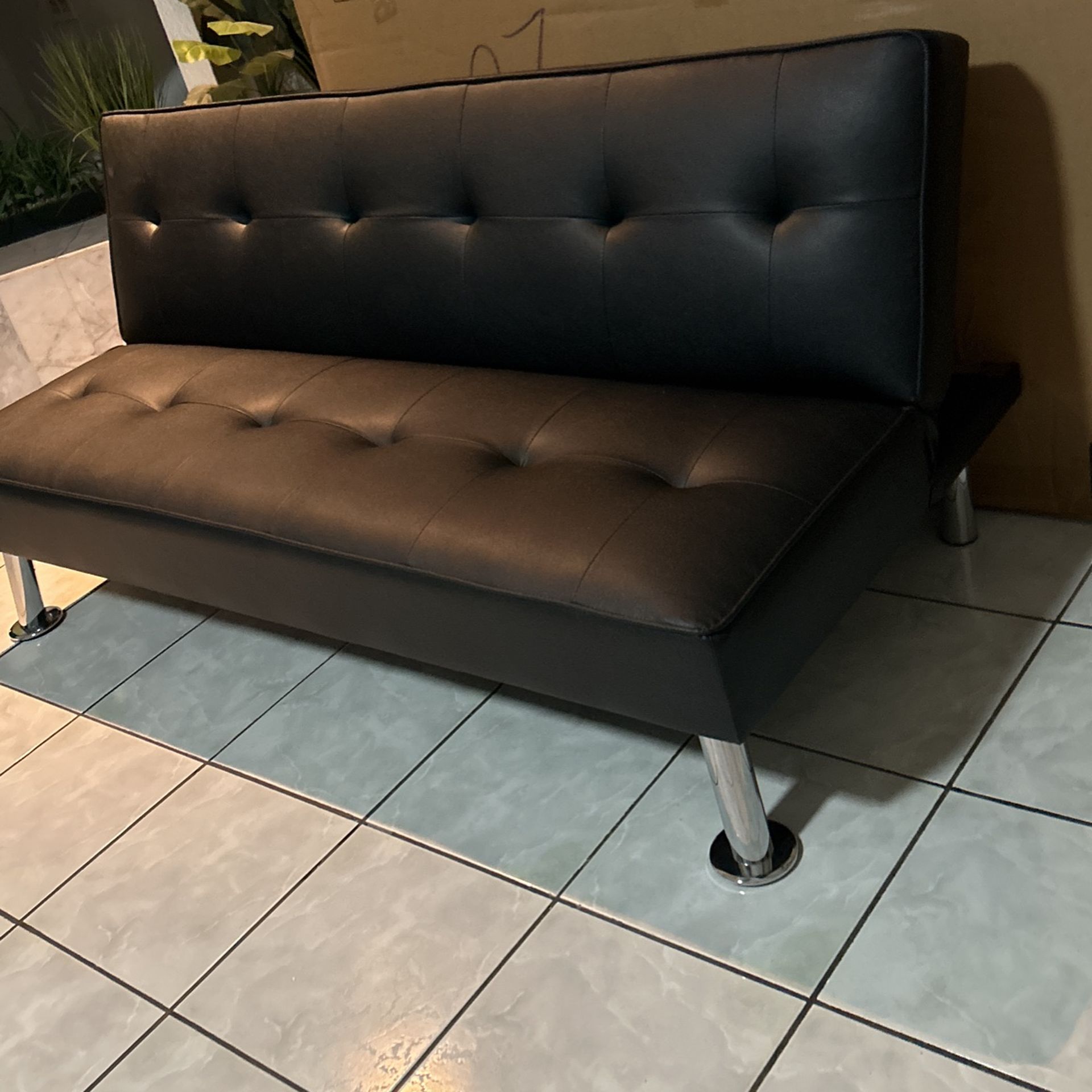 NEW Beautiful Black Futon. 36X65 Inches