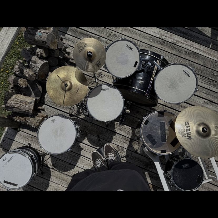 Ludwig Drum Set, Zildjian, Sabian, LP, Pearl