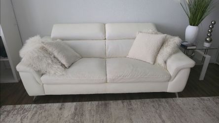 White Leather 2-Seat Sofa with Adjustable Headrests