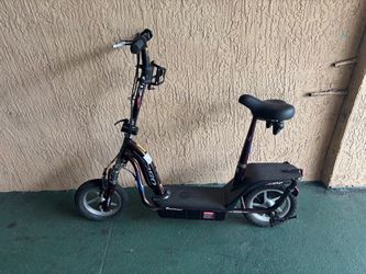 eZip 750 electric scooter