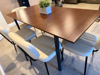 Brand New Modern Dining Table 63” seats 4-6 people
