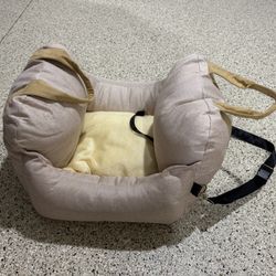 Dog/Cat Booster Car Seat.  Like new.  For small-medium pets. Safety Tethers.  Washable.  