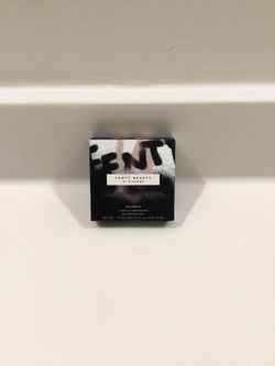 Fenty beauty by Rihana highlighter