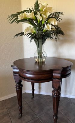 Ethan Allen Tuscany Marquetry End Table With Castors 29” round X 28” tall Absolutely Stunning Located in Fountain