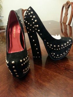 Heels size 7.5