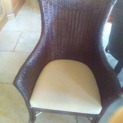 Tommy Bahama dining room chairs 4 Cruz Bay and 2 Dorian style