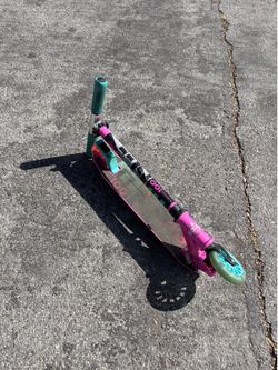 Girls Adjustable Light-Up Scooter