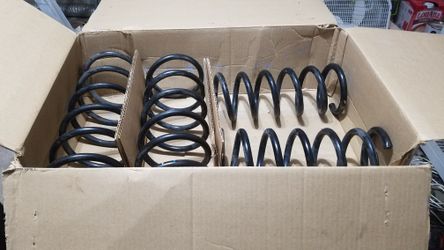 Lowering springs, bumper, tail lights, NEW OEM SATURN VUE 02-05 - $80 (Mandarin Southside avenues mall)