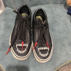 Vampire Vans Off The Wall Low Leather Sneakers