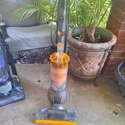 Vacuum Aspiradora Adyson Muy Buena 