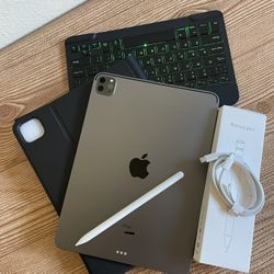 iPad Pro 11” (Face ID / 2020 model) 2nd Generation 128GB with keyboard case,  pen & Accessories 