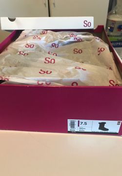 Brand new boats NEVER worn