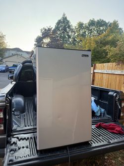 Mini fridge and freezer
